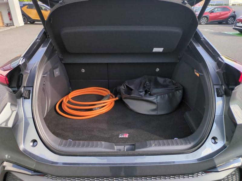 TOYOTA C-HR d’occasion à vendre à AUBIÈRE chez ARVERNE (Photo 12)