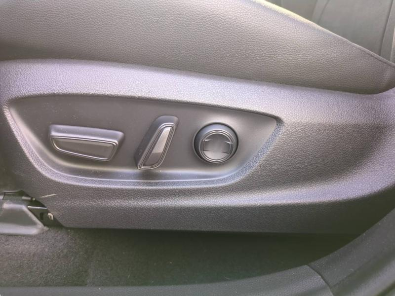 TOYOTA C-HR d’occasion à vendre à AUBIÈRE chez ARVERNE (Photo 17)