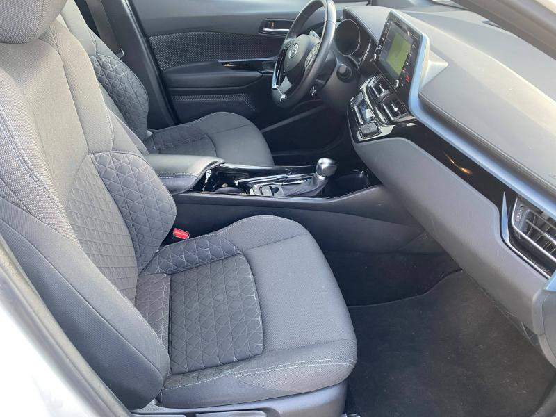 TOYOTA C-HR d’occasion à vendre à AUBIÈRE chez ARVERNE (Photo 13)