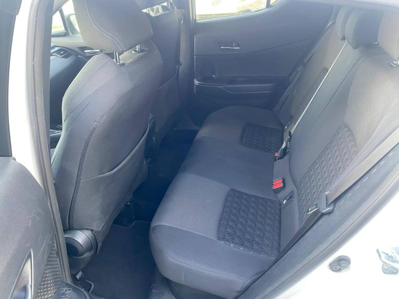 TOYOTA C-HR d’occasion à vendre à AUBIÈRE chez ARVERNE (Photo 17)
