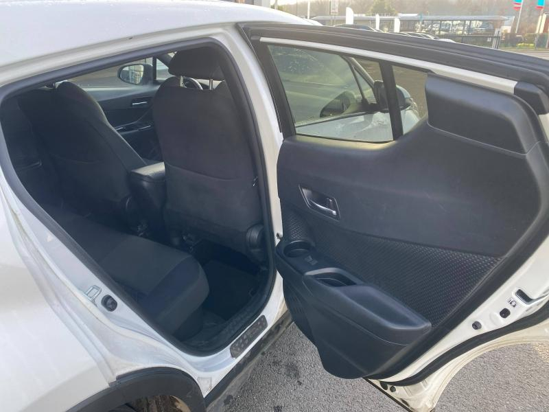 TOYOTA C-HR d’occasion à vendre à AUBIÈRE chez ARVERNE (Photo 15)