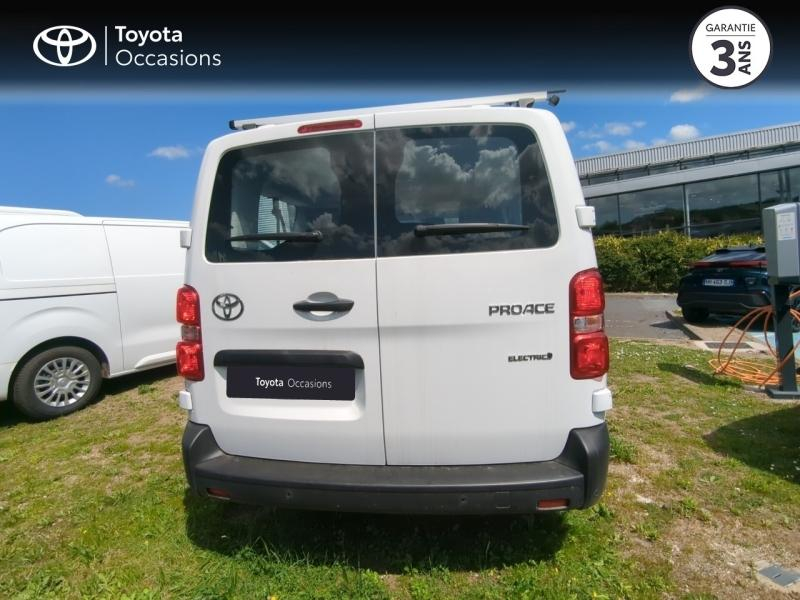 TOYOTA ProAce Combi d’occasion à vendre à AUBIÈRE chez ARVERNE (Photo 4)